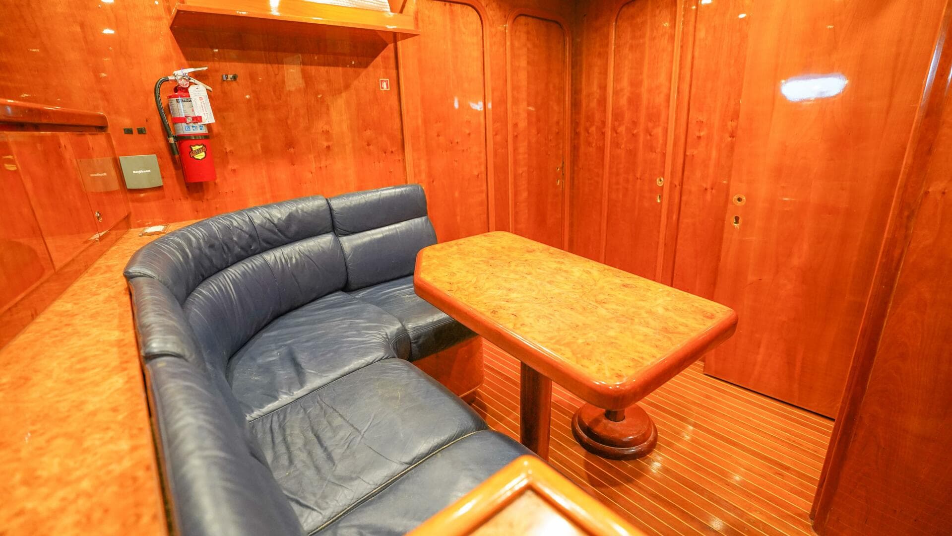 2001 Motor Yacht 82 — photo 45