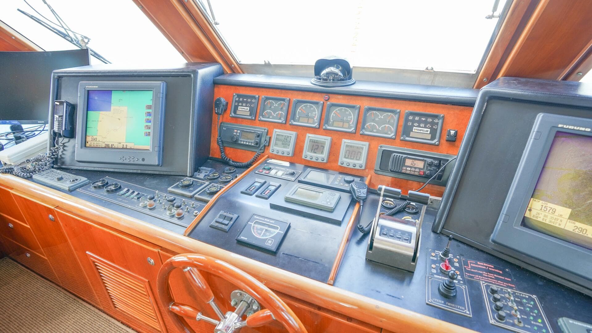 2001 Motor Yacht 82 — photo 25