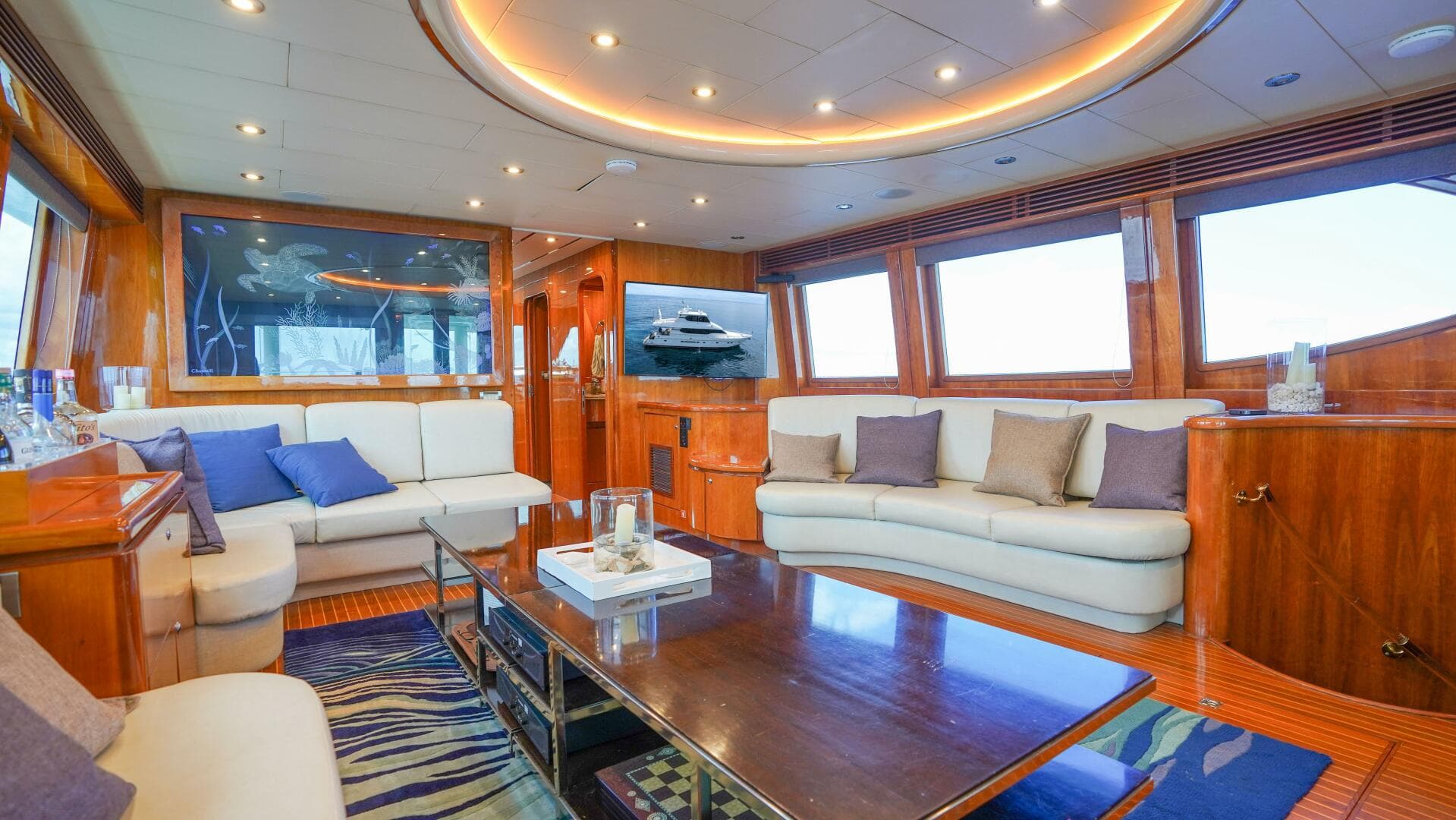 2001 Motor Yacht 82 — photo 16