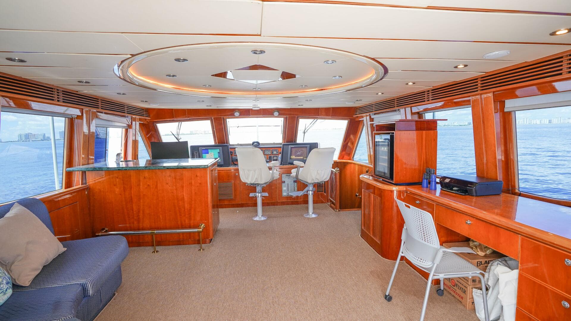 2001 Motor Yacht 82 — photo 28