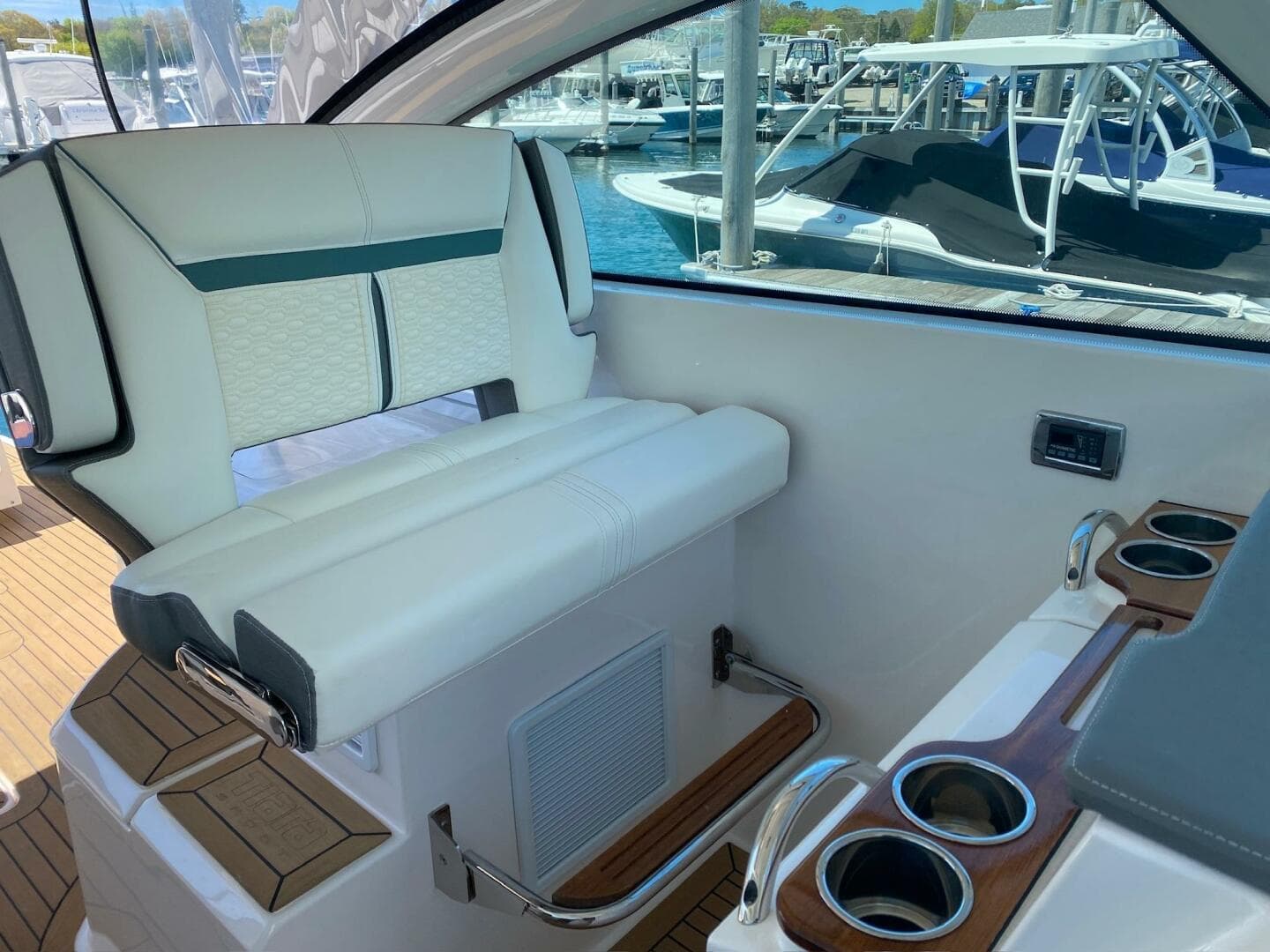 2019 Tiara Yachts 34 LX — photo 26