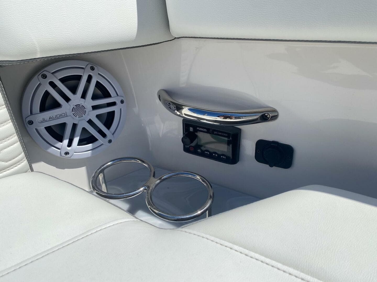 2019 Tiara Yachts 34 LX — photo 56