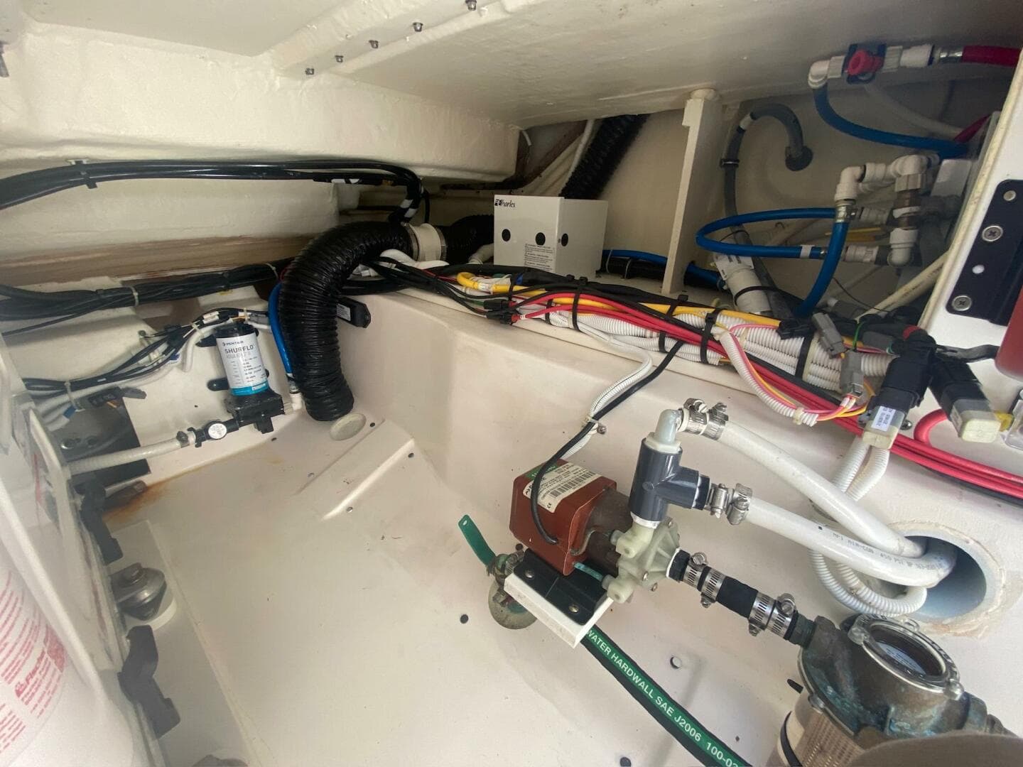 2019 Tiara Yachts 34 LX — photo 60