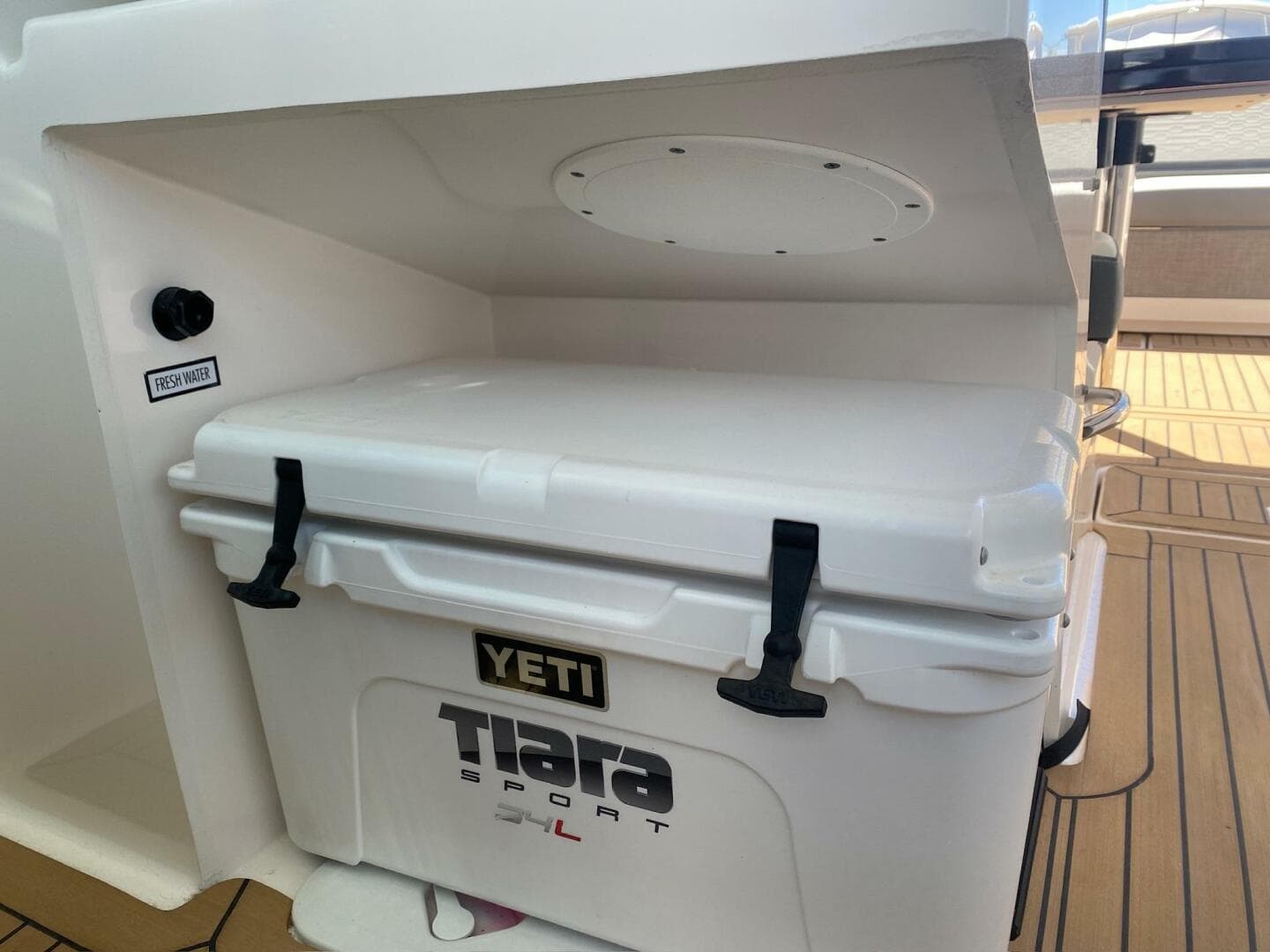 2019 Tiara Yachts 34 LX — photo 50