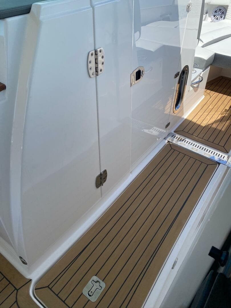 2019 Tiara Yachts 34 LX — photo 28