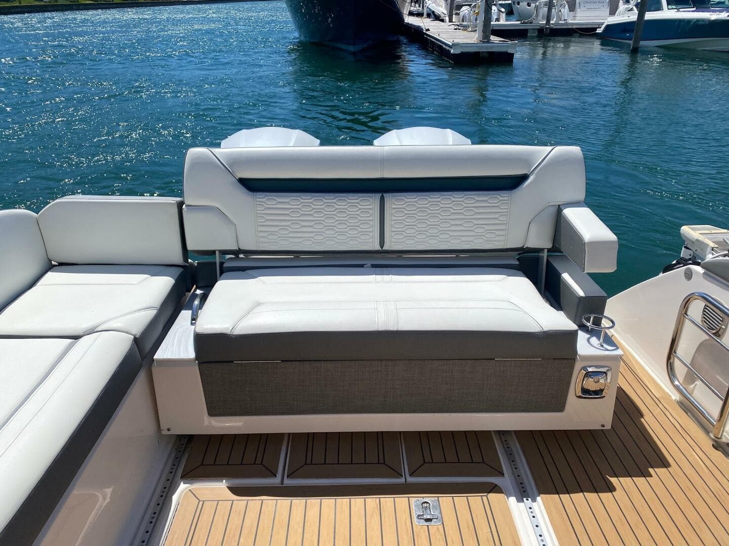 2019 Tiara Yachts 34 LX — photo 21