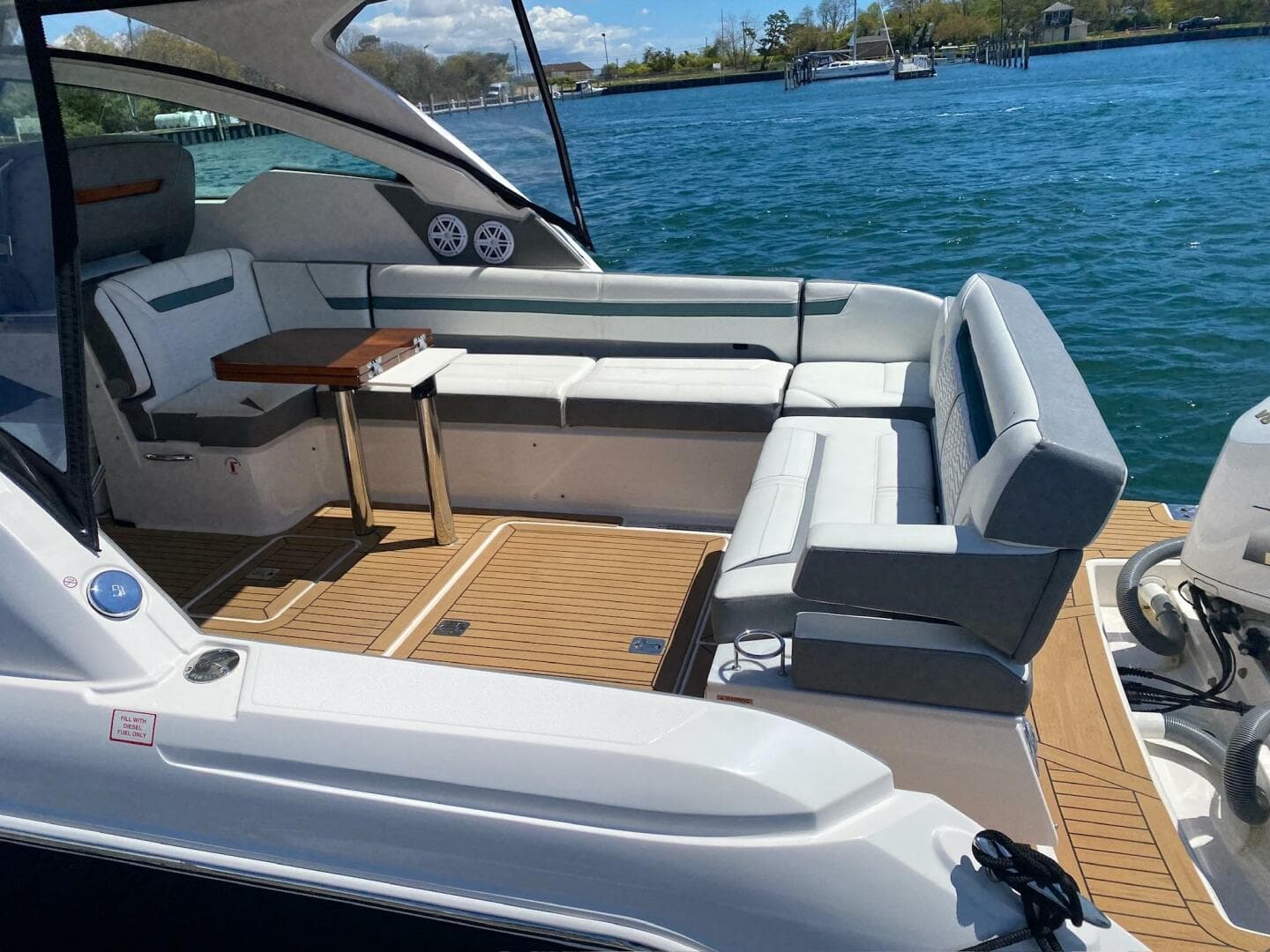 2019 Tiara Yachts 34 LX — photo 17