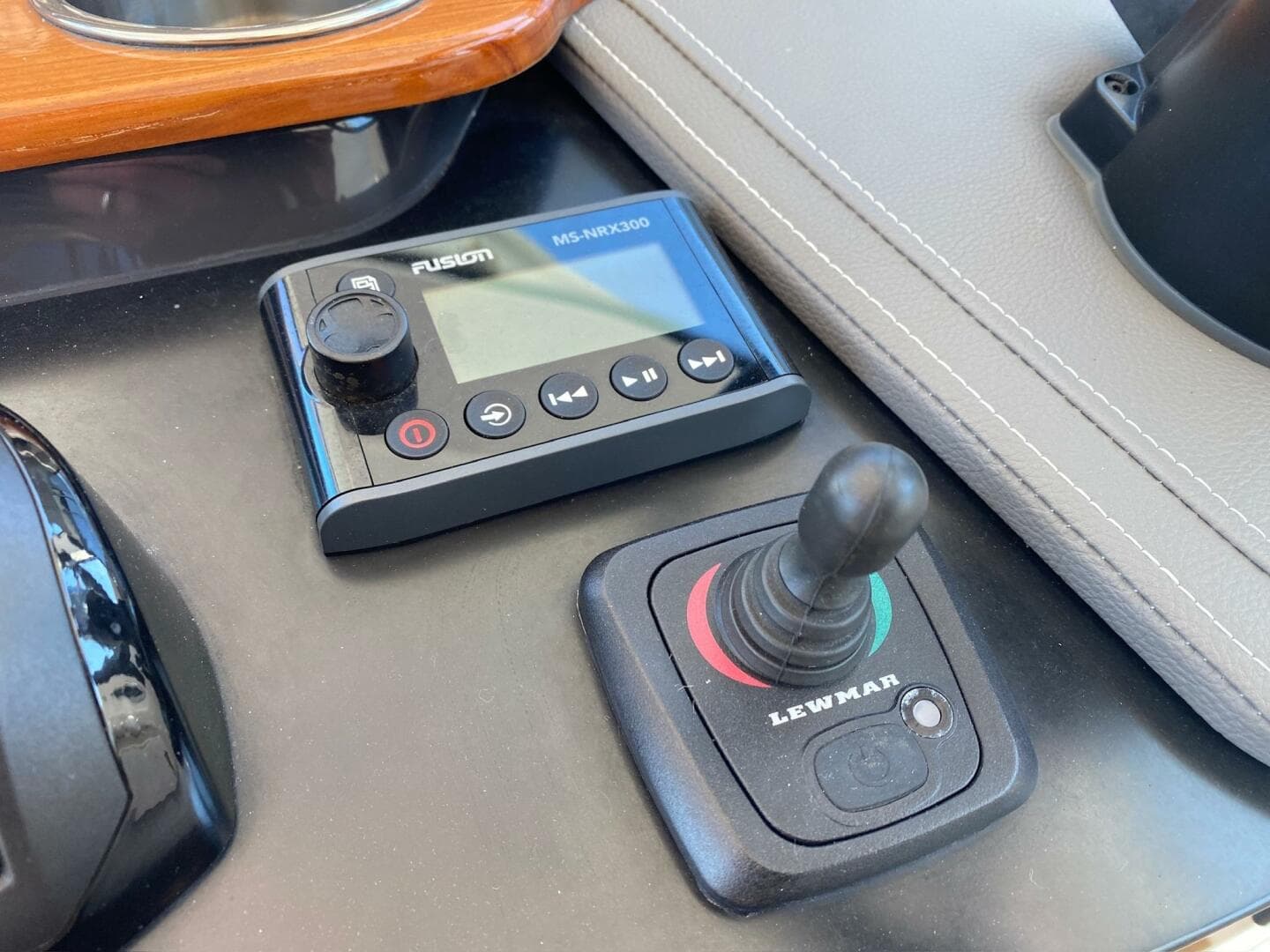 2019 Tiara Yachts 34 LX — photo 48