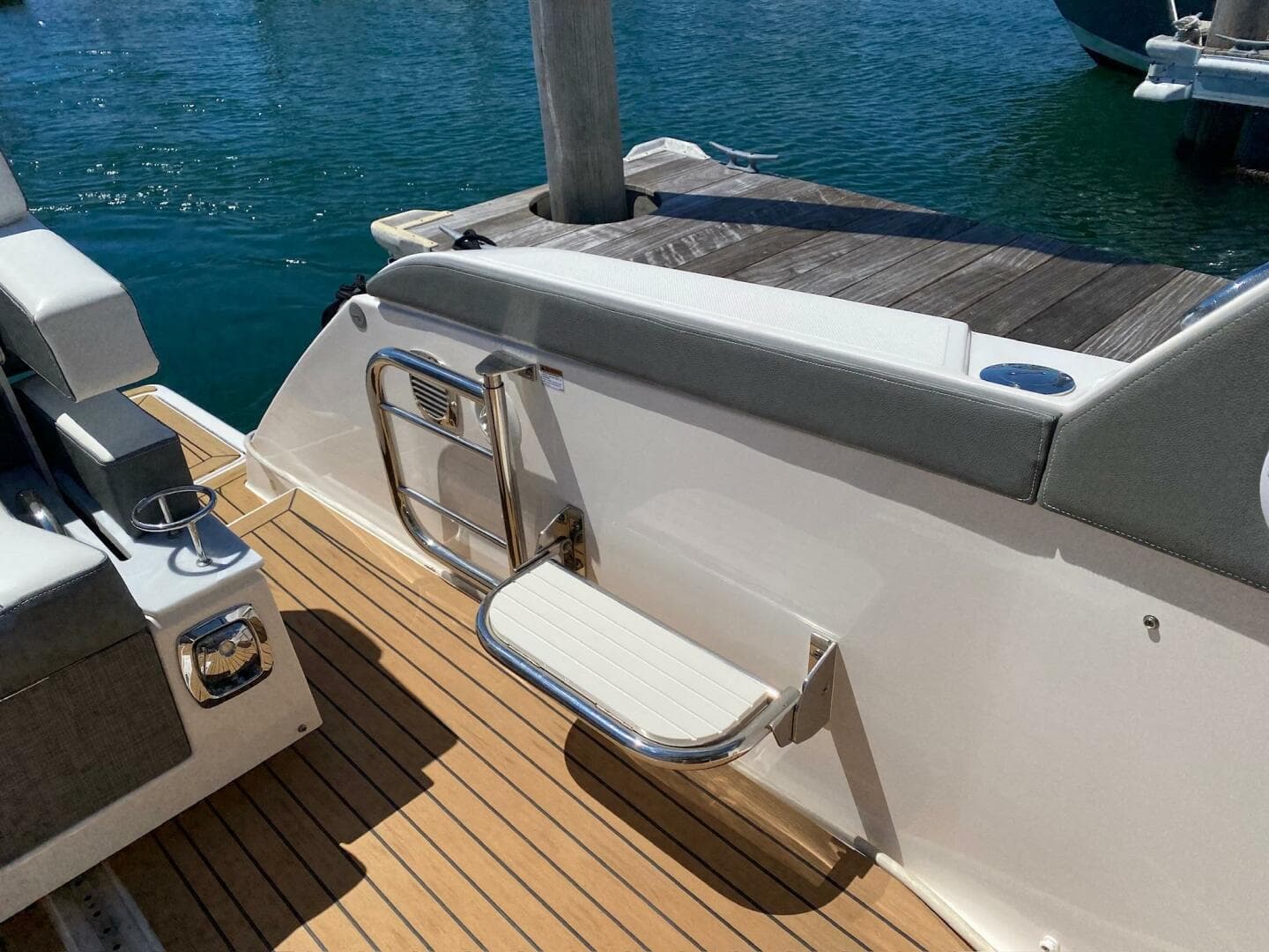 2019 Tiara Yachts 34 LX — photo 31