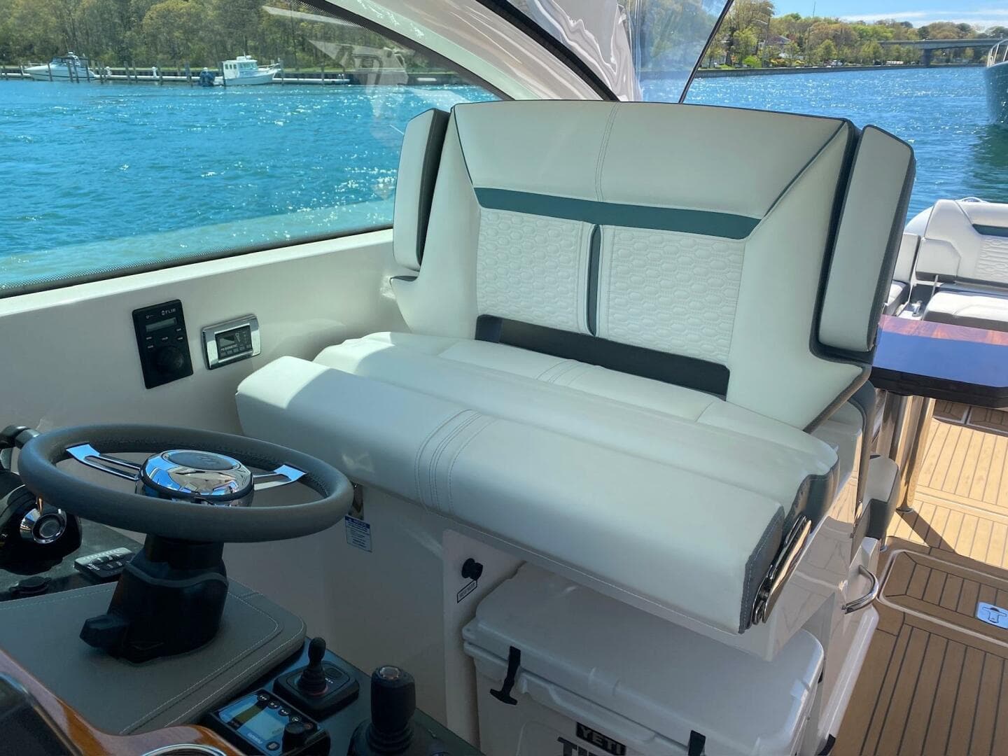 2019 Tiara Yachts 34 LX — photo 24