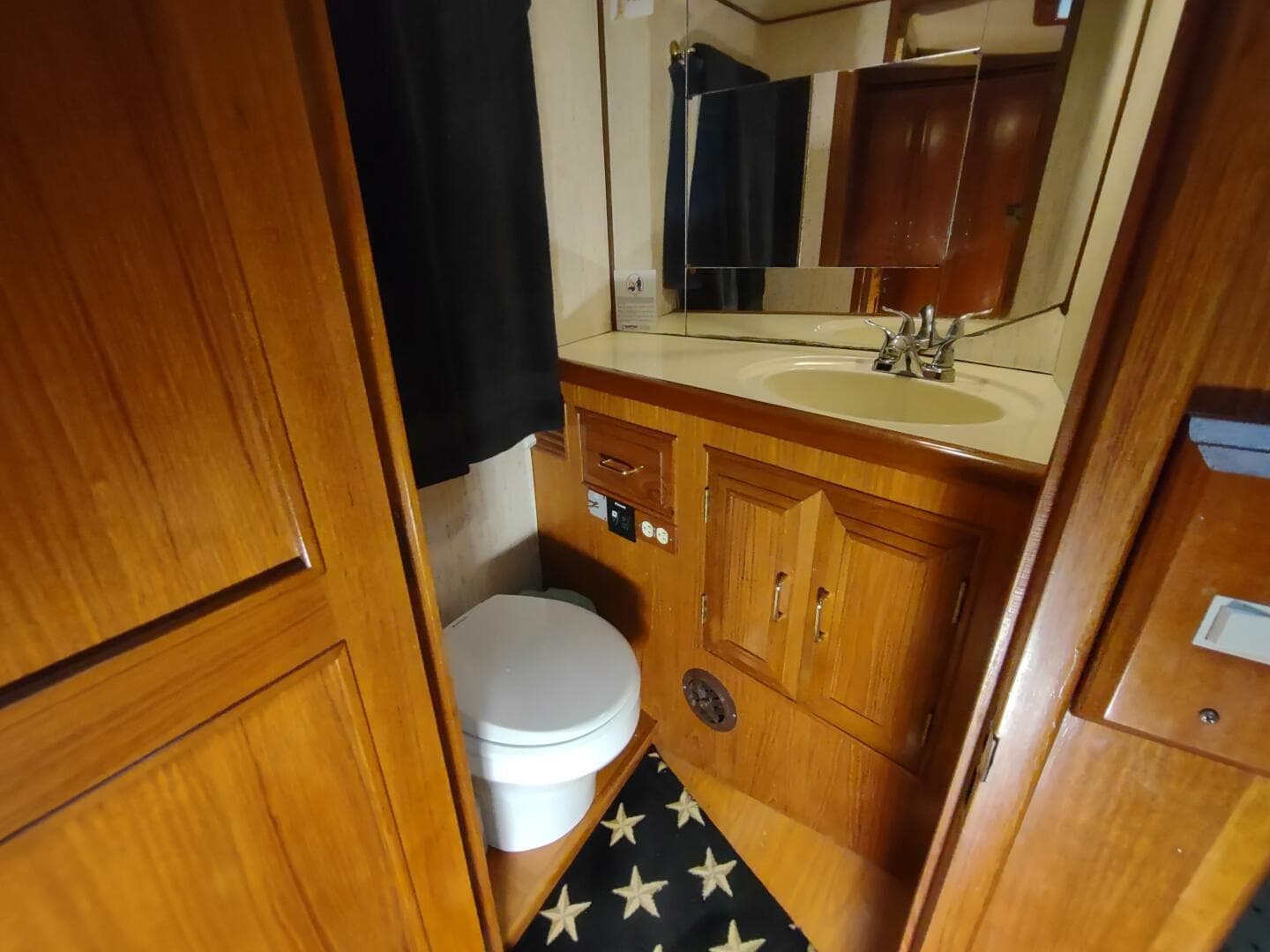 1989 Ocean Alexander — photo 18