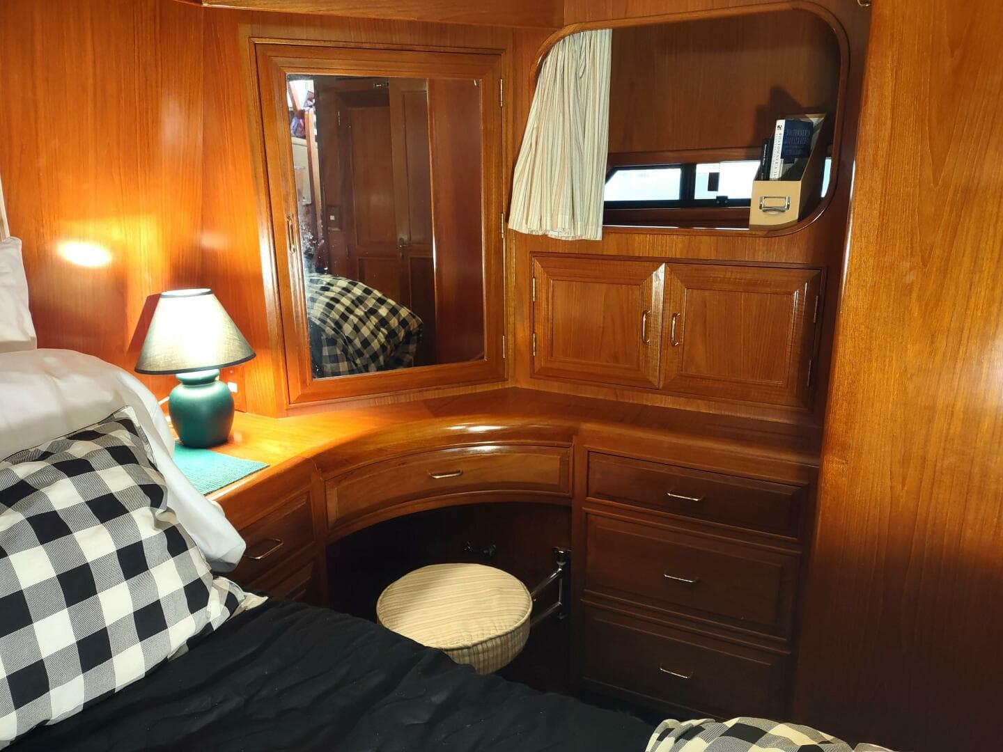 1989 Ocean Alexander — photo 27