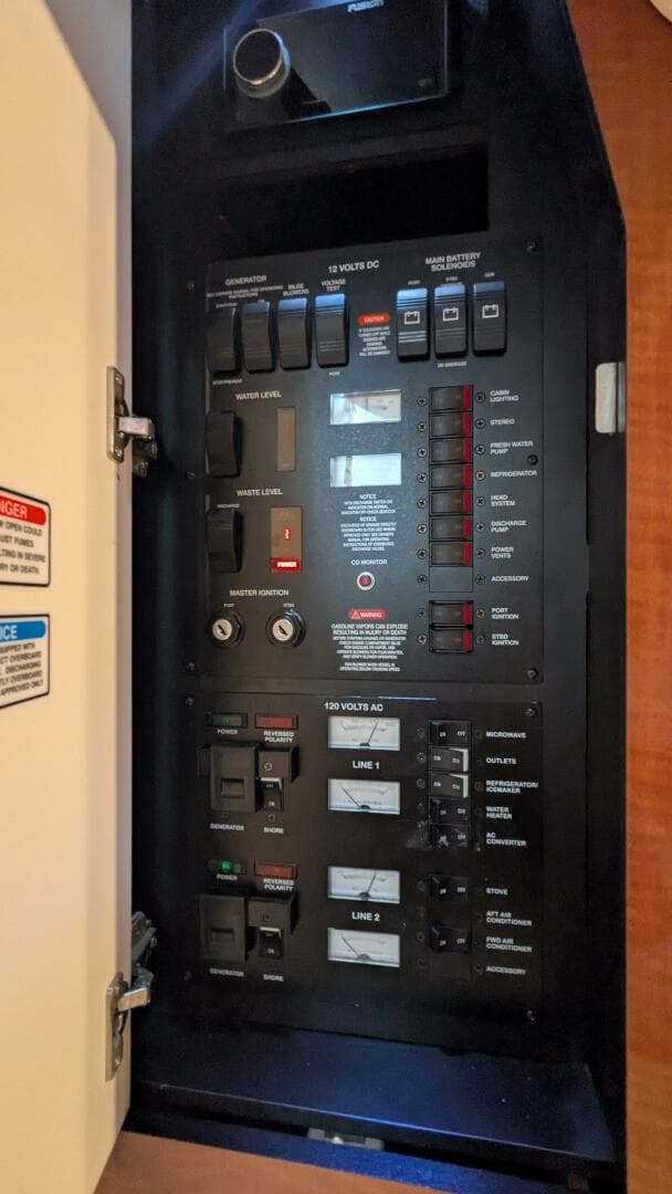 2004 Sea Ray 340 Sundancer — photo 30