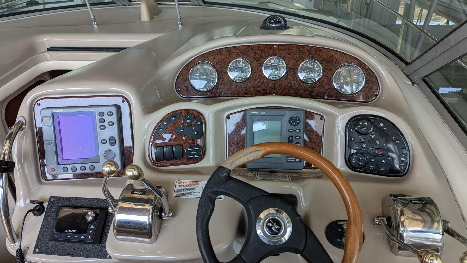 2004 Sea Ray 340 Sundancer — photo 16