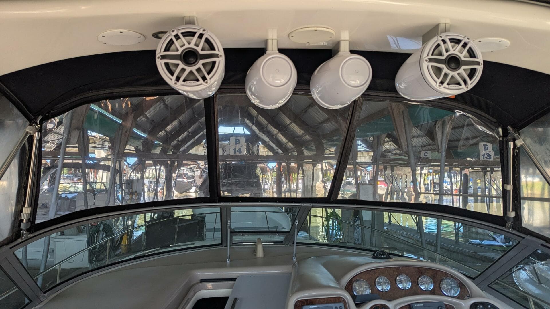 2004 Sea Ray 340 Sundancer — photo 15