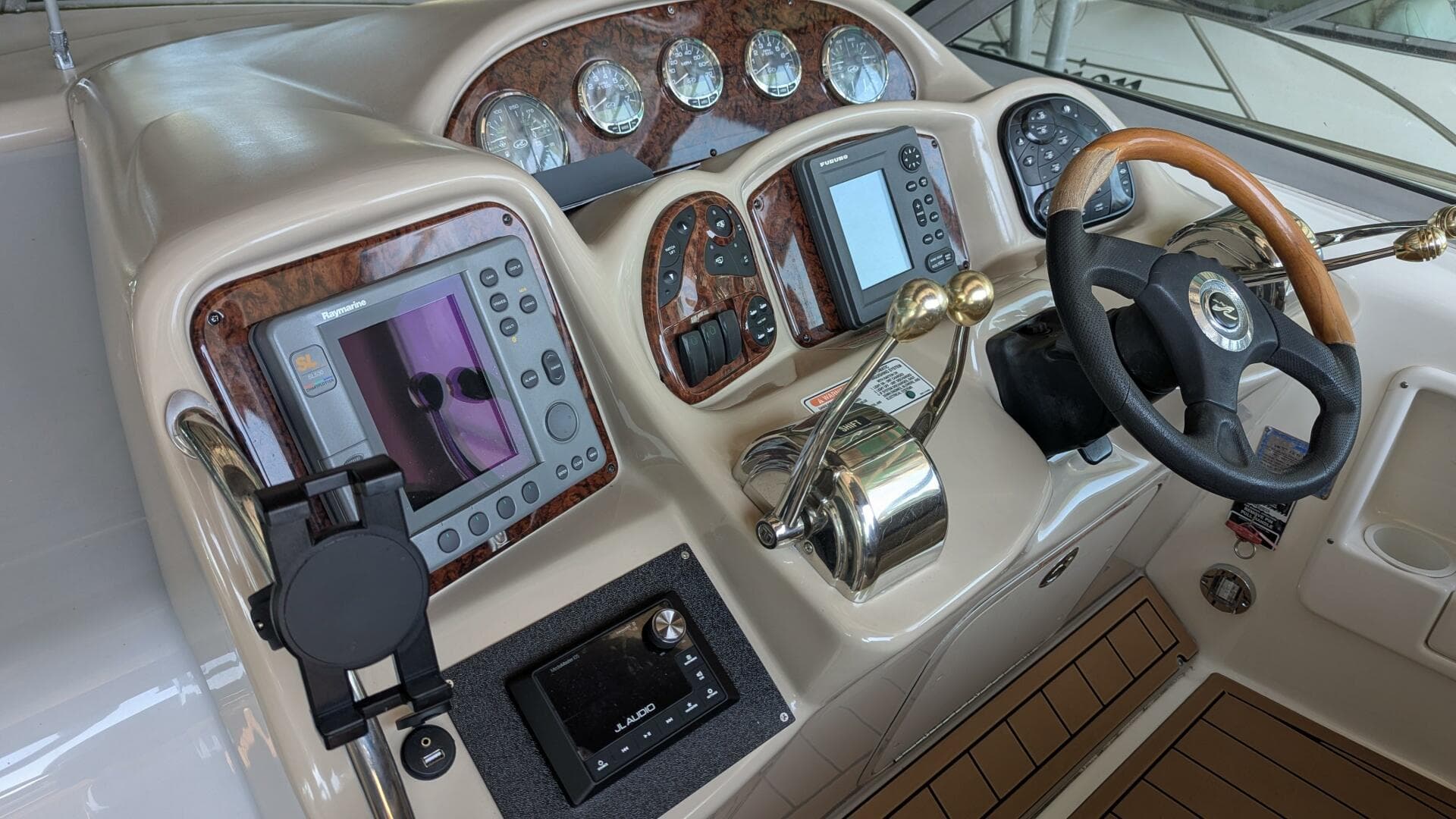 2004 Sea Ray 340 Sundancer — photo 17