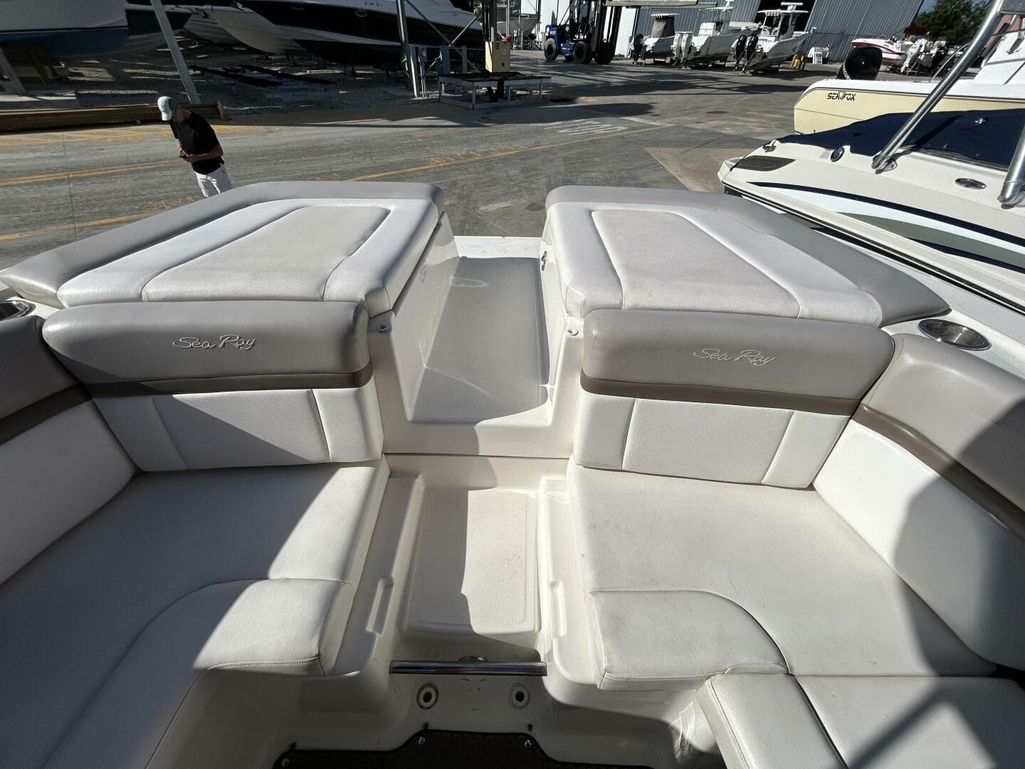 2013 Sea Ray 270 Slx — photo 18
