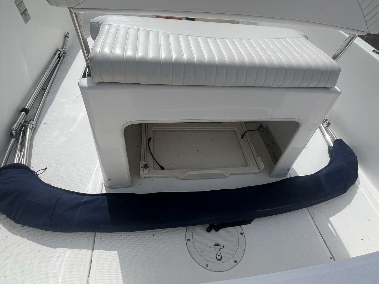 2008 Boston Whaler 230 Dauntless — photo 27