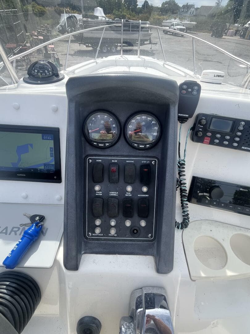 2008 Boston Whaler 230 Dauntless — photo 21