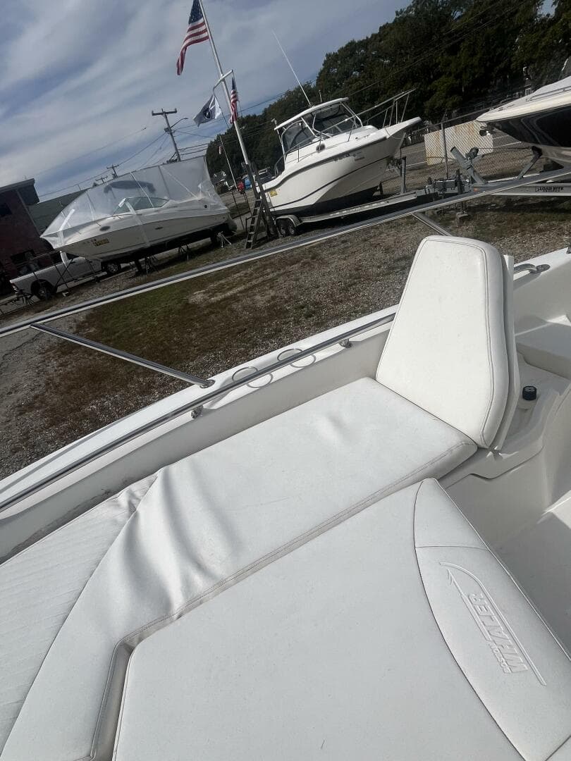 2008 Boston Whaler 230 Dauntless — photo 9