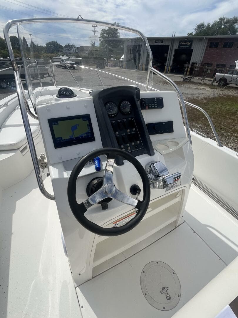 2008 Boston Whaler 230 Dauntless — photo 18