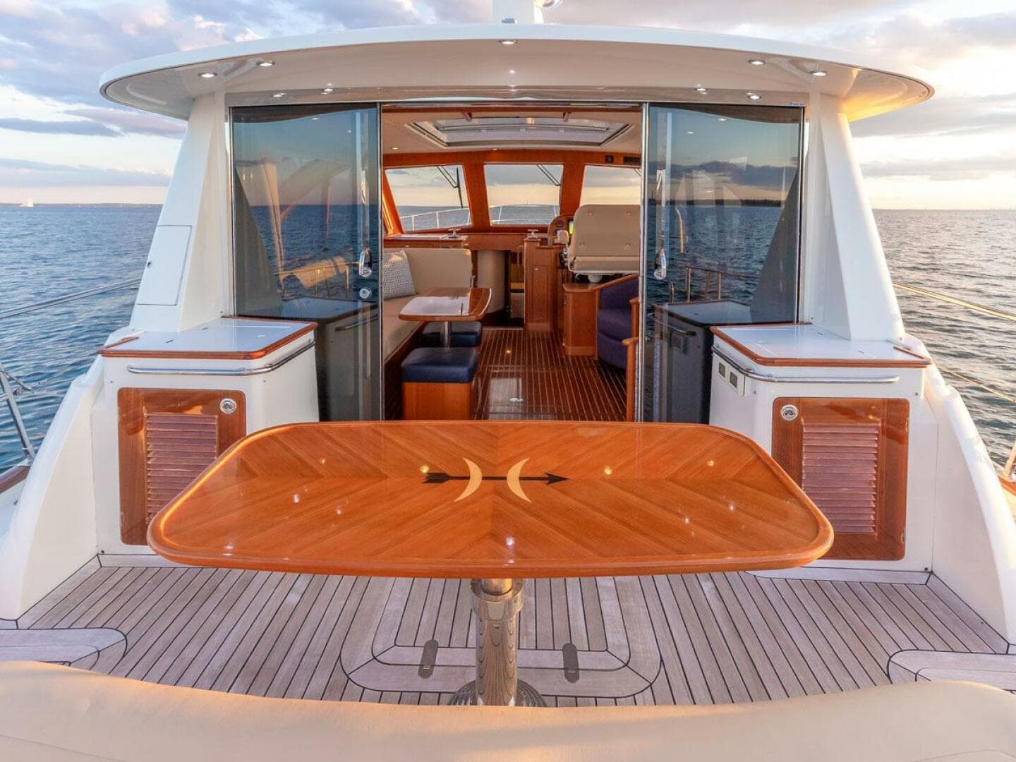 2014 Hunt Yachts — photo 13