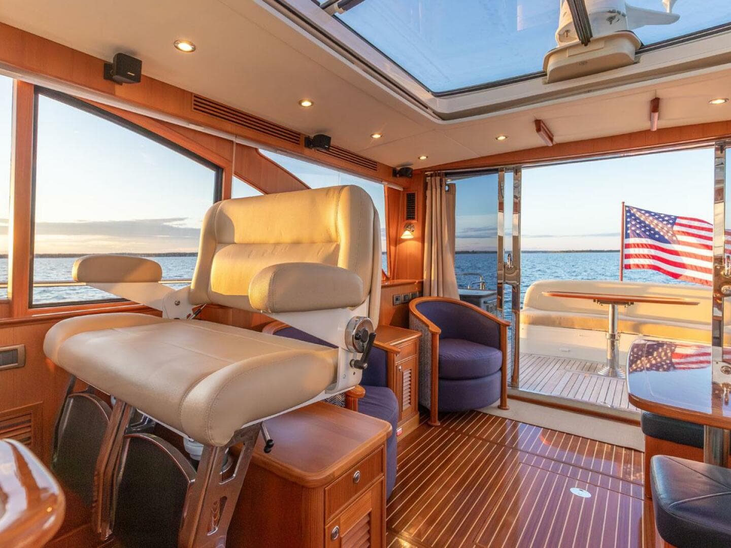 2014 Hunt Yachts — photo 16