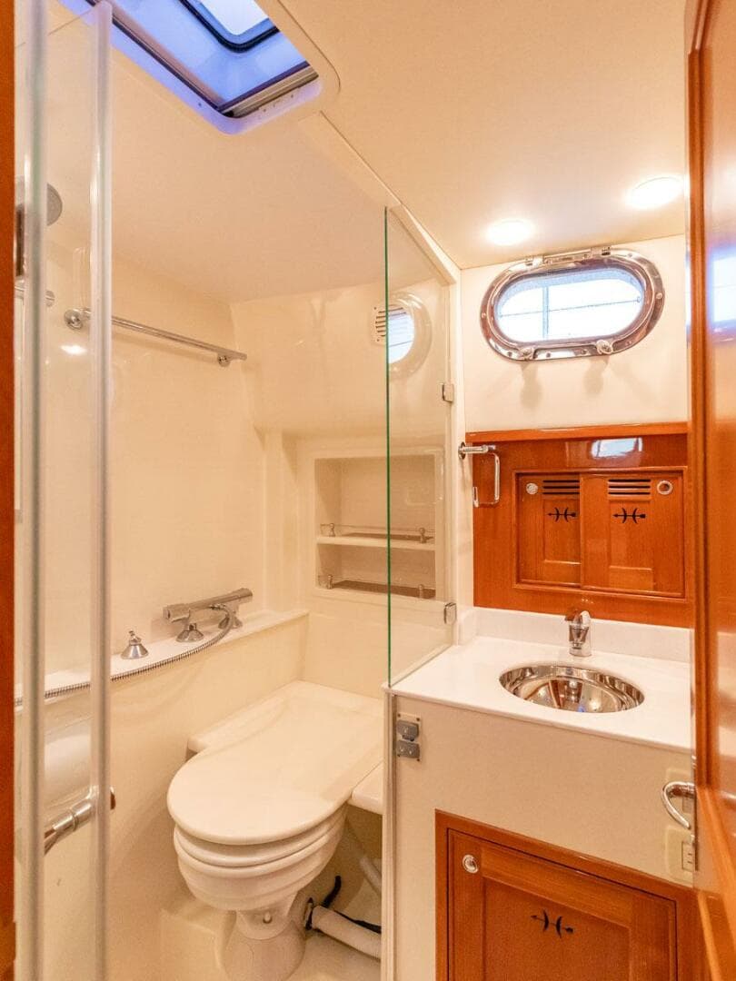 2014 Hunt Yachts — photo 32