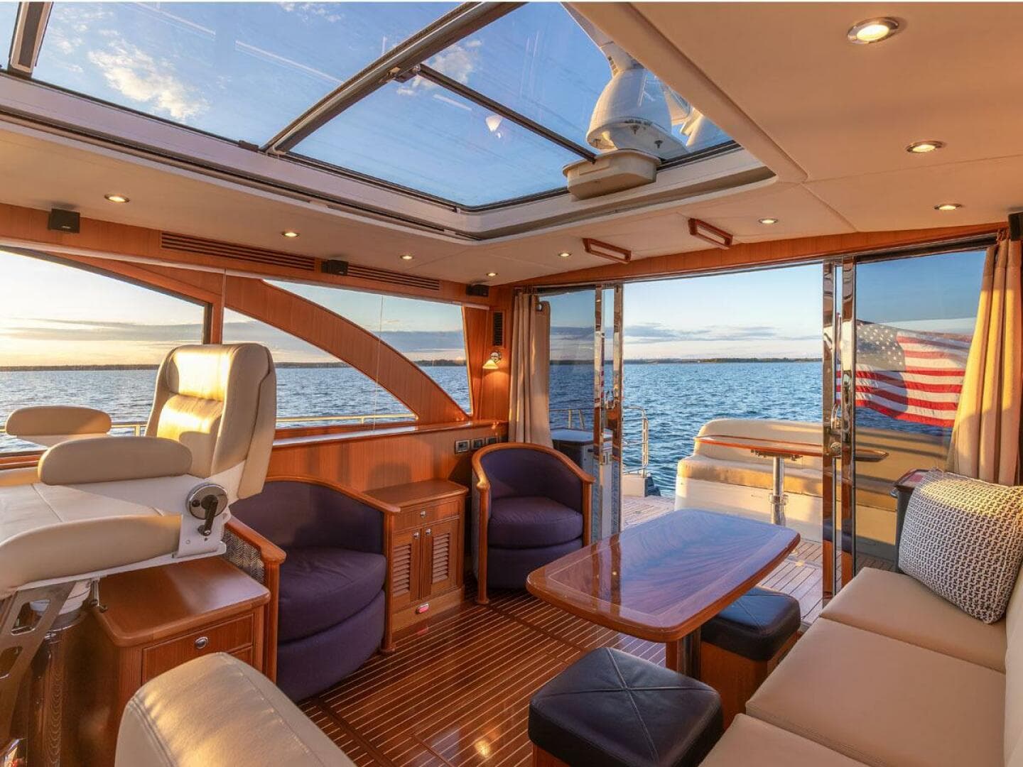 2014 Hunt Yachts — photo 14