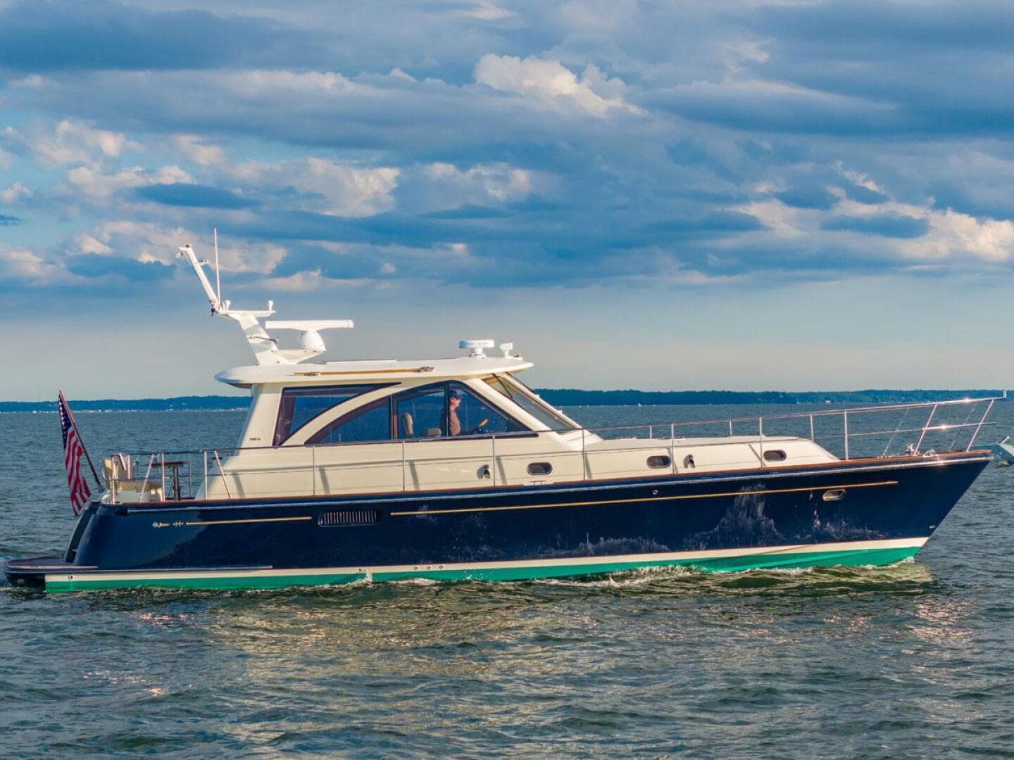 2014 Hunt Yachts — photo 2