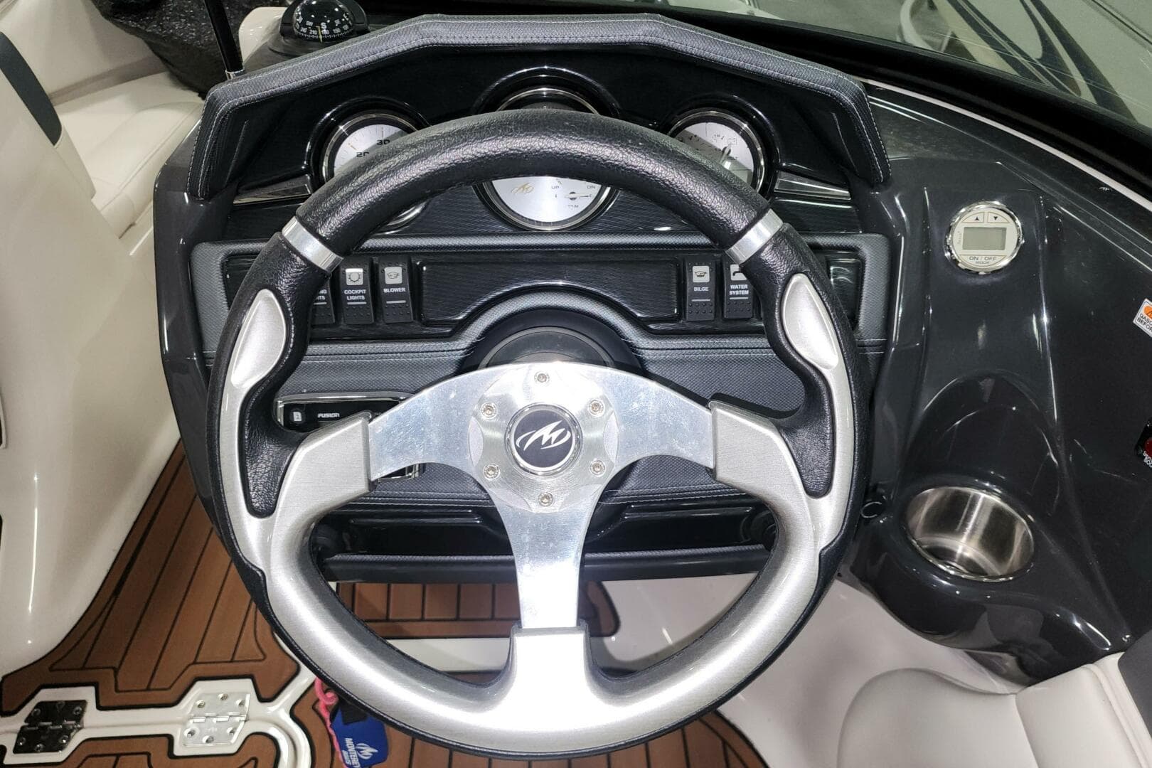 2014 Monterey — photo 11