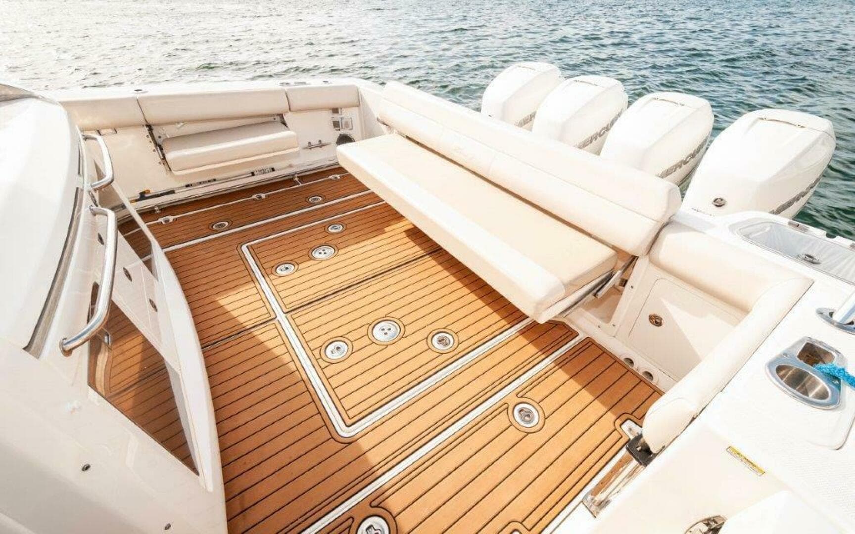 2018 Boston Whaler 420 Outrage — photo 19