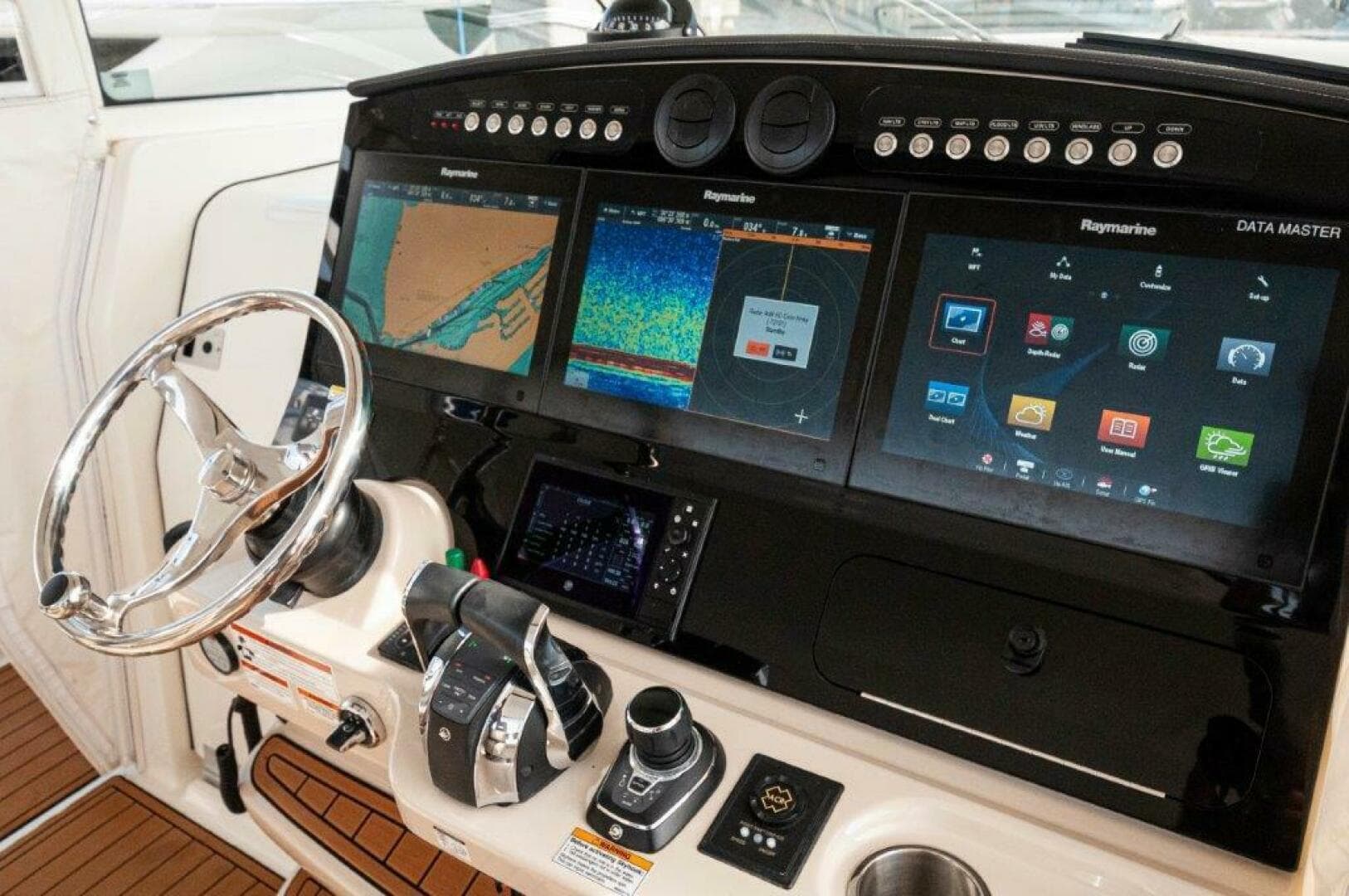 2018 Boston Whaler 420 Outrage — photo 13