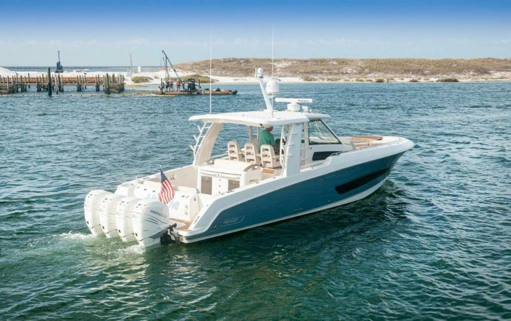 2018 Boston Whaler 420 Outrage — photo 26