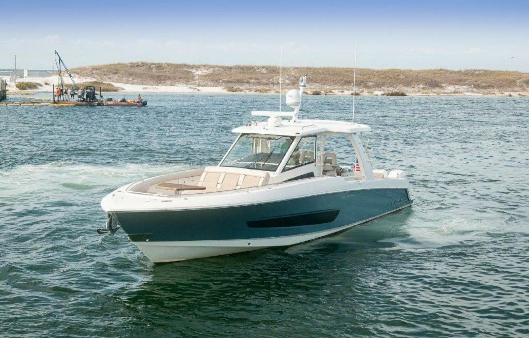2018 Boston Whaler 420 Outrage — photo 31
