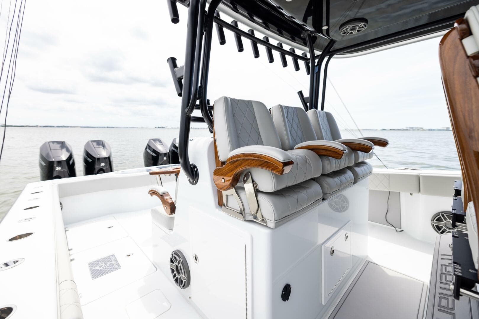 2025 Freeman 42 Lr — photo 64