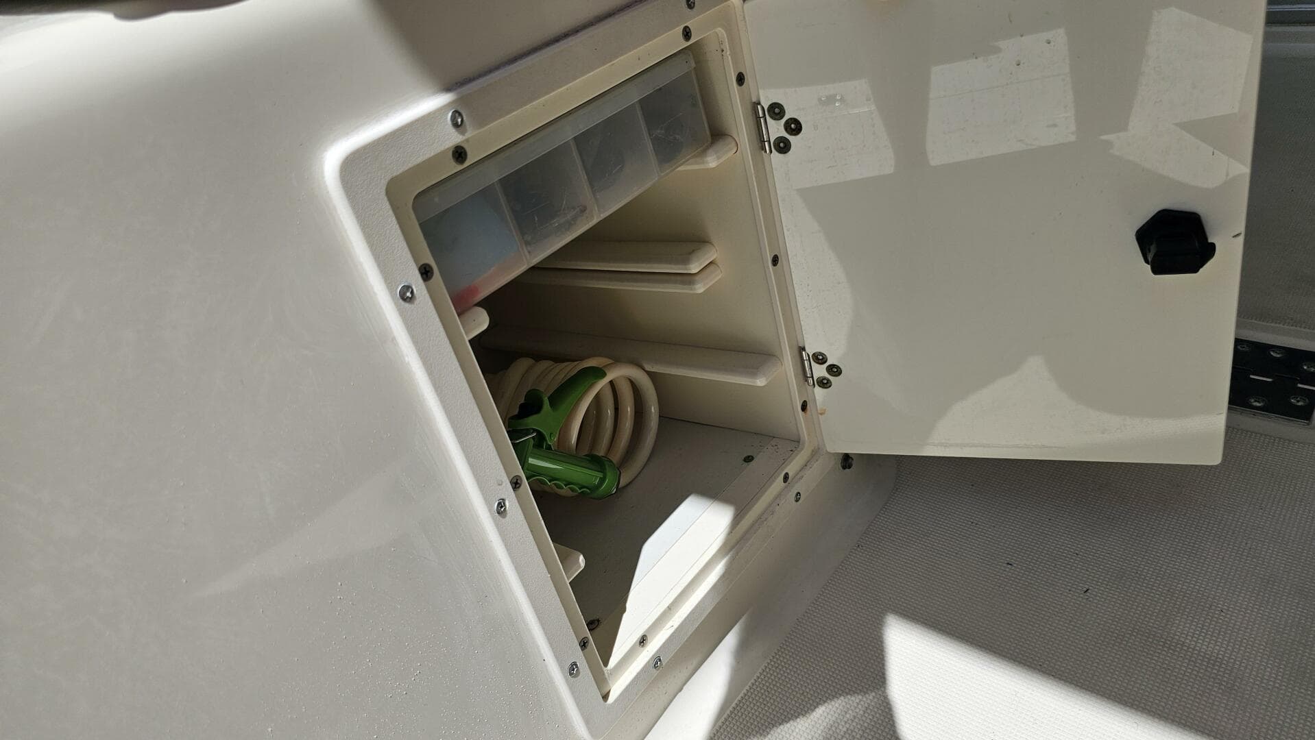 2004 Pursuit 3070 Offshore Express — photo 26