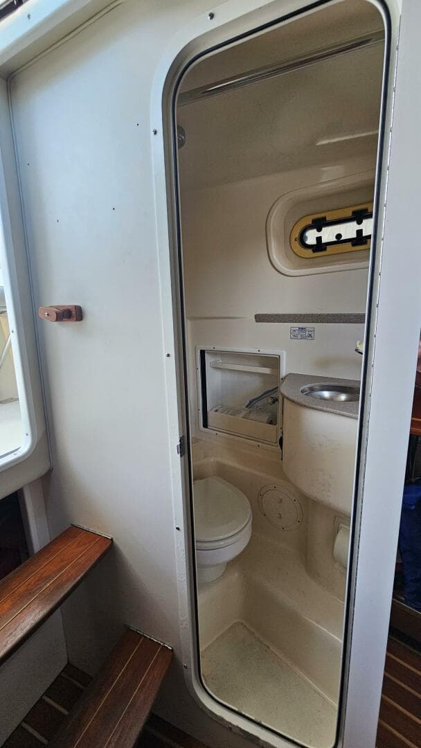 2004 Pursuit 3070 Offshore Express — photo 33