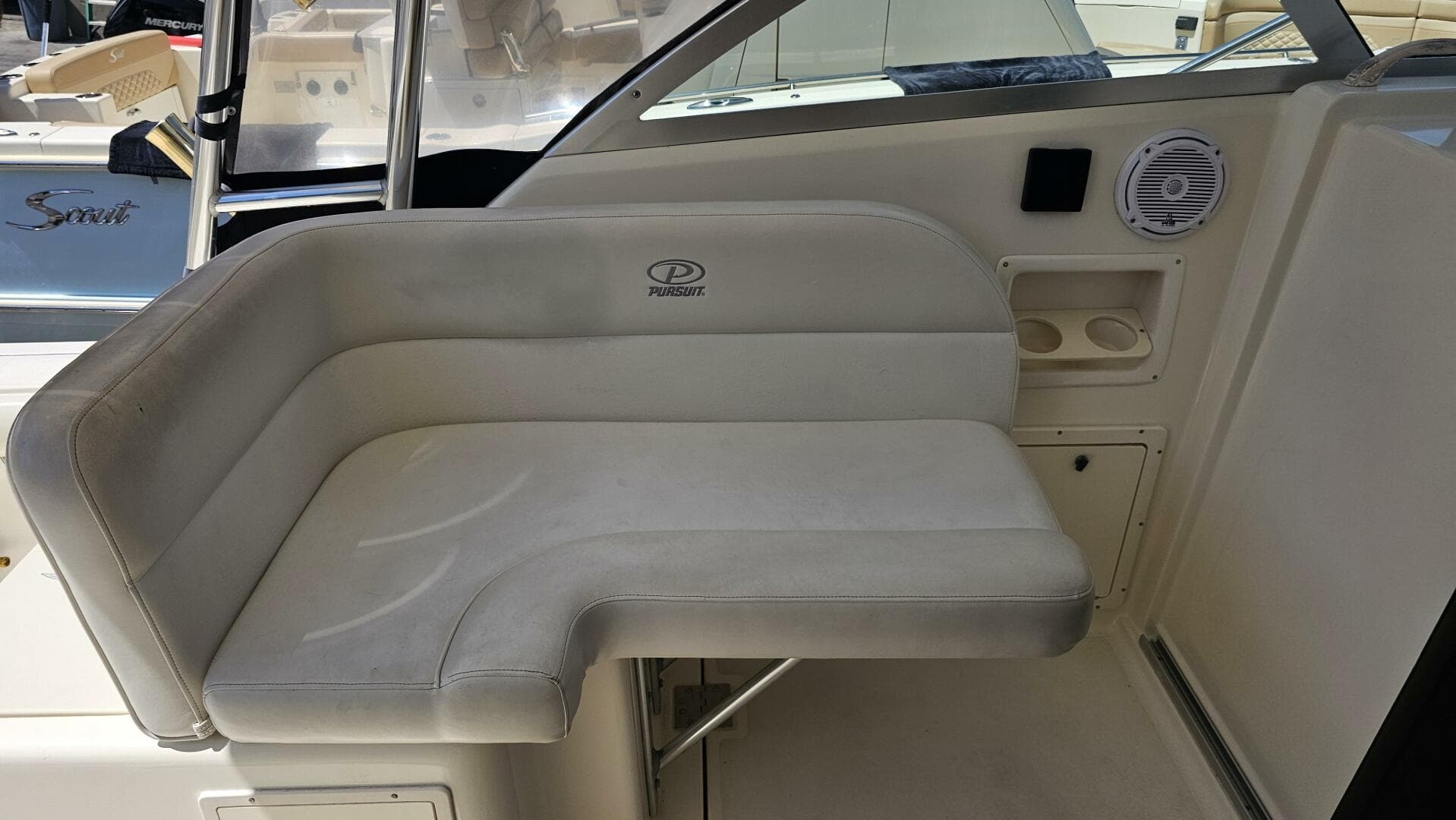 2004 Pursuit 3070 Offshore Express — photo 14