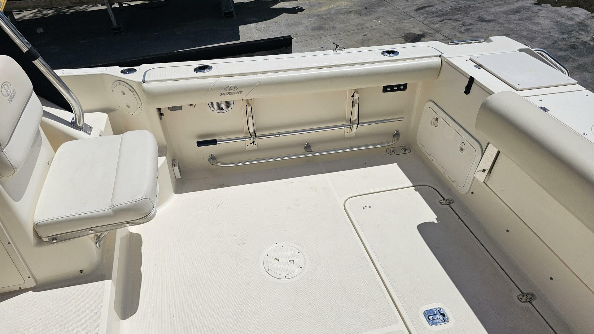 2004 Pursuit 3070 Offshore Express — photo 17