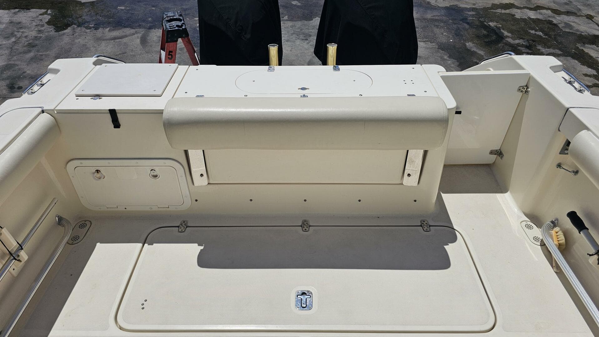 2004 Pursuit 3070 Offshore Express — photo 19