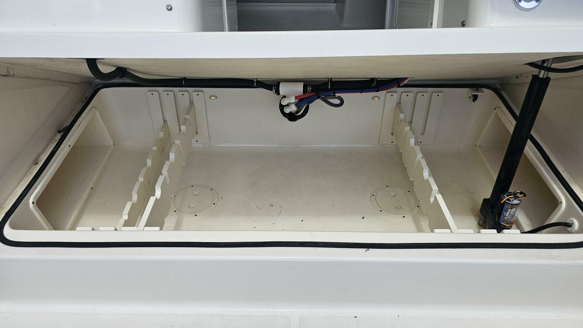 2004 Pursuit 3070 Offshore Express — photo 21