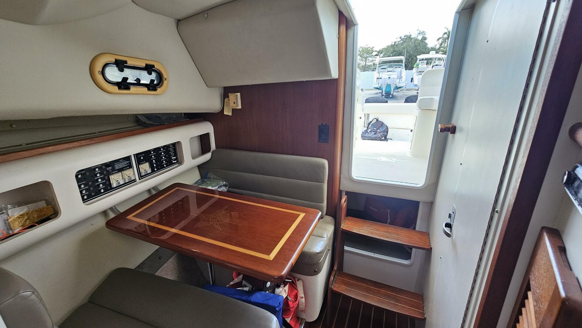 2004 Pursuit 3070 Offshore Express — photo 32