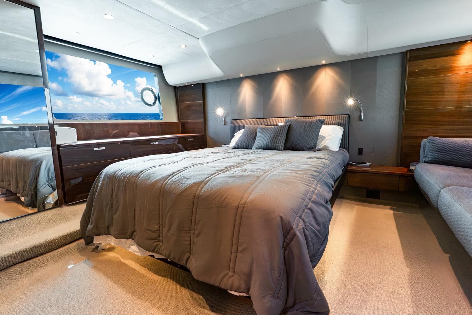 2015 Princess 56 — photo 14