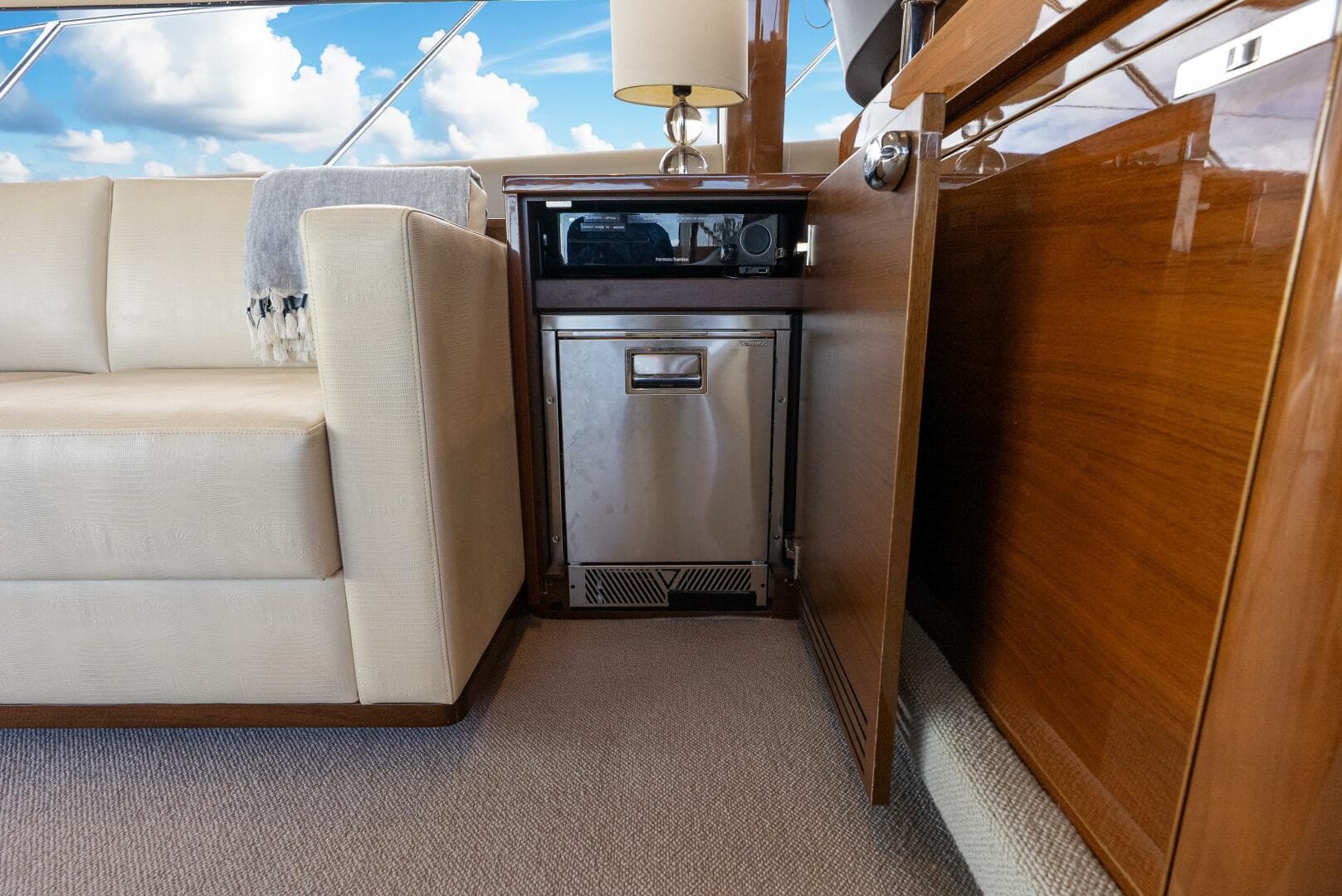 2015 Princess 56 — photo 32