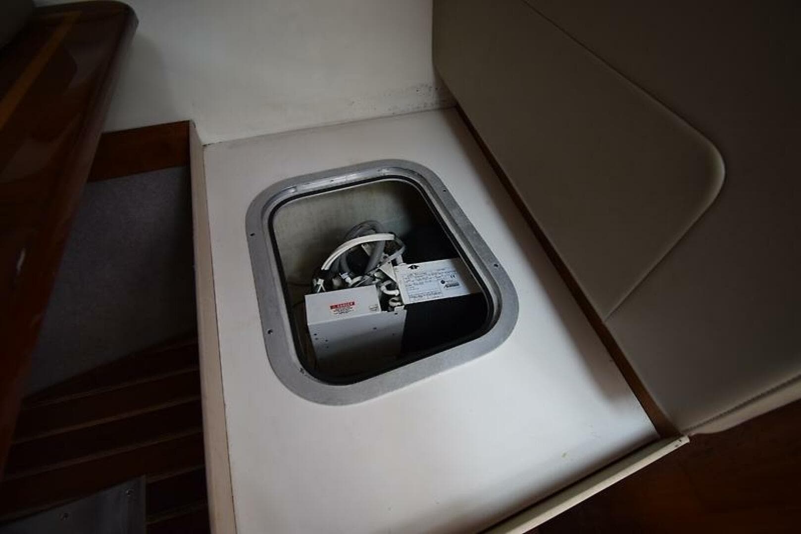 2003 Pursuit 3000 Express — photo 22