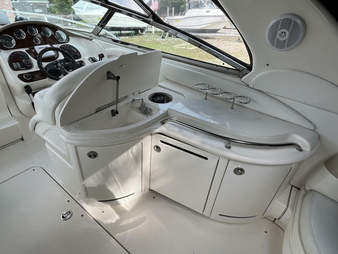 2003 Sea Ray 290 Sun Sport — photo 15
