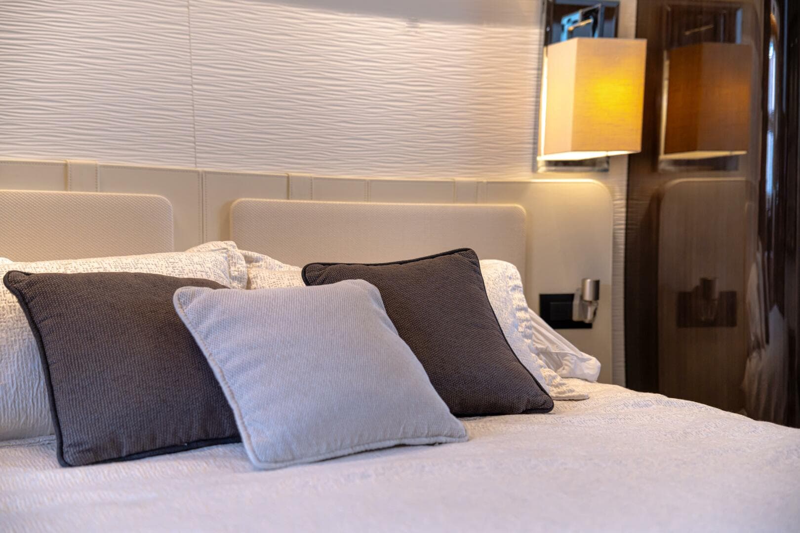 2017 Azimut 77S — photo 113