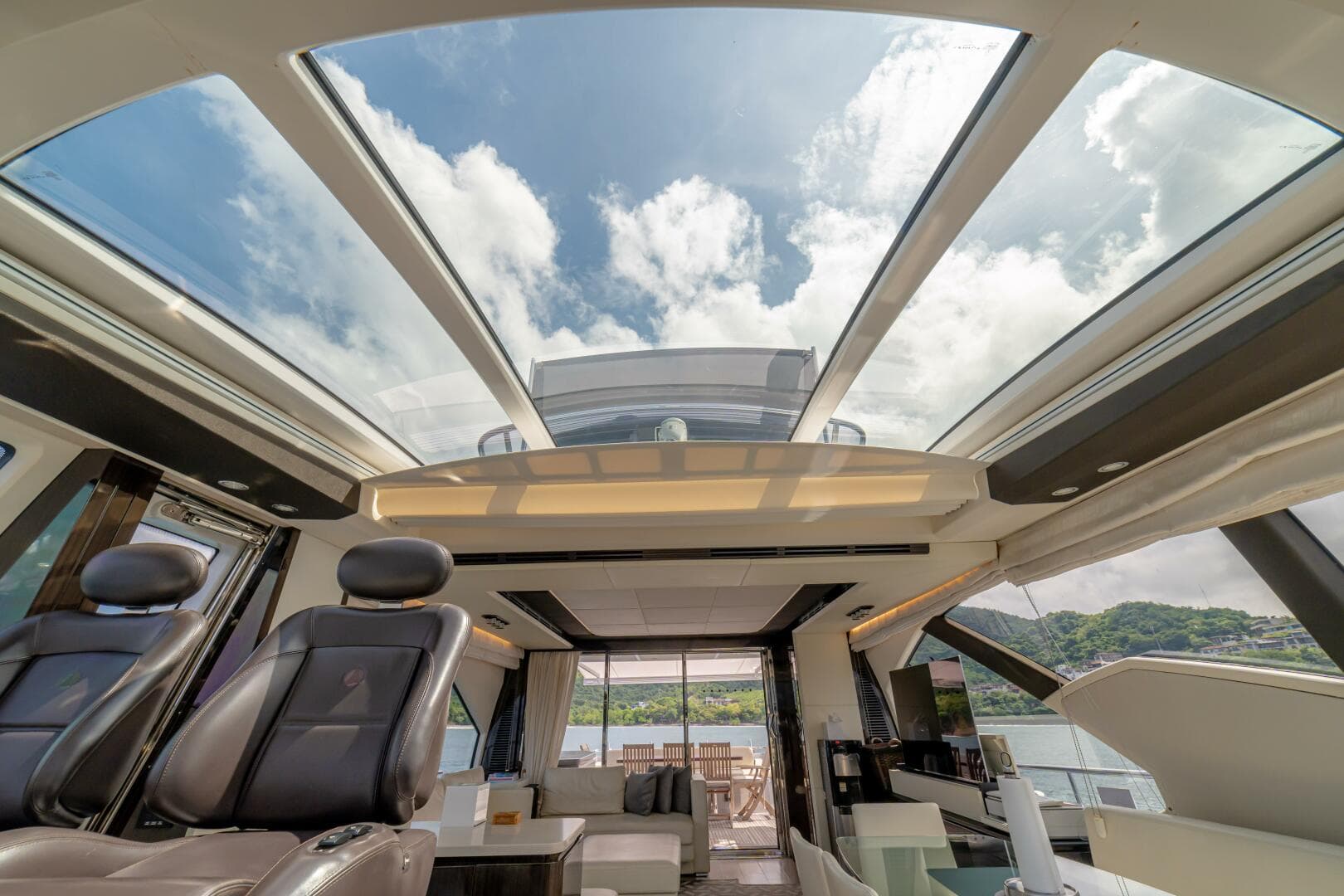 2017 Azimut 77S — photo 24