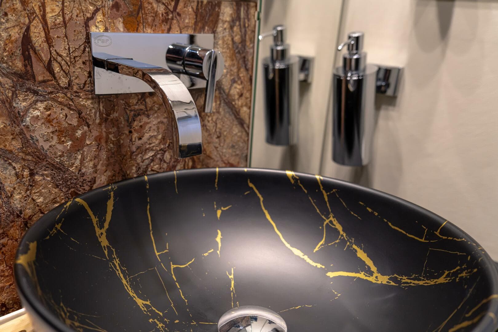 2017 Azimut 77S — photo 112